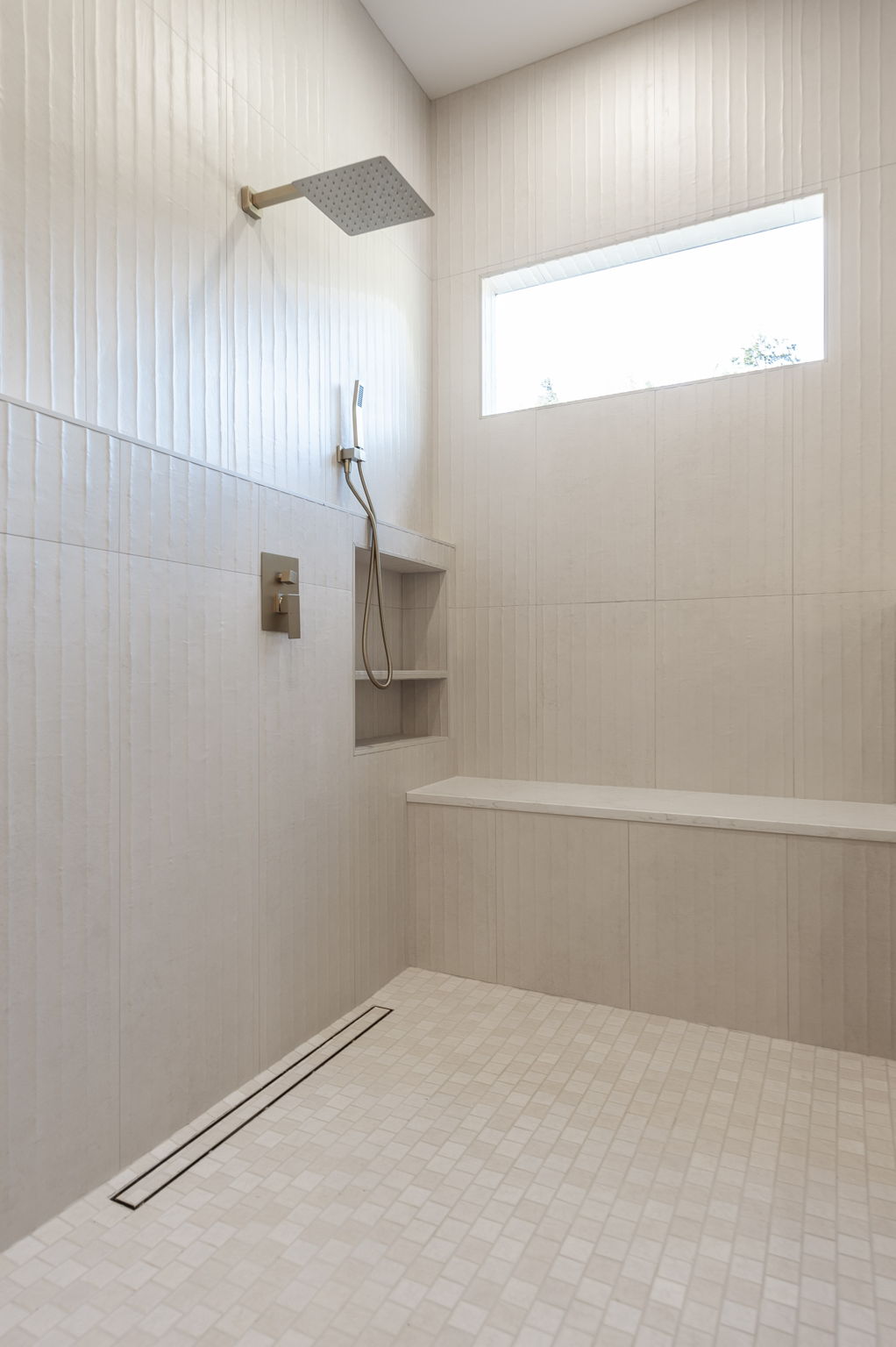 sllide2-bath1