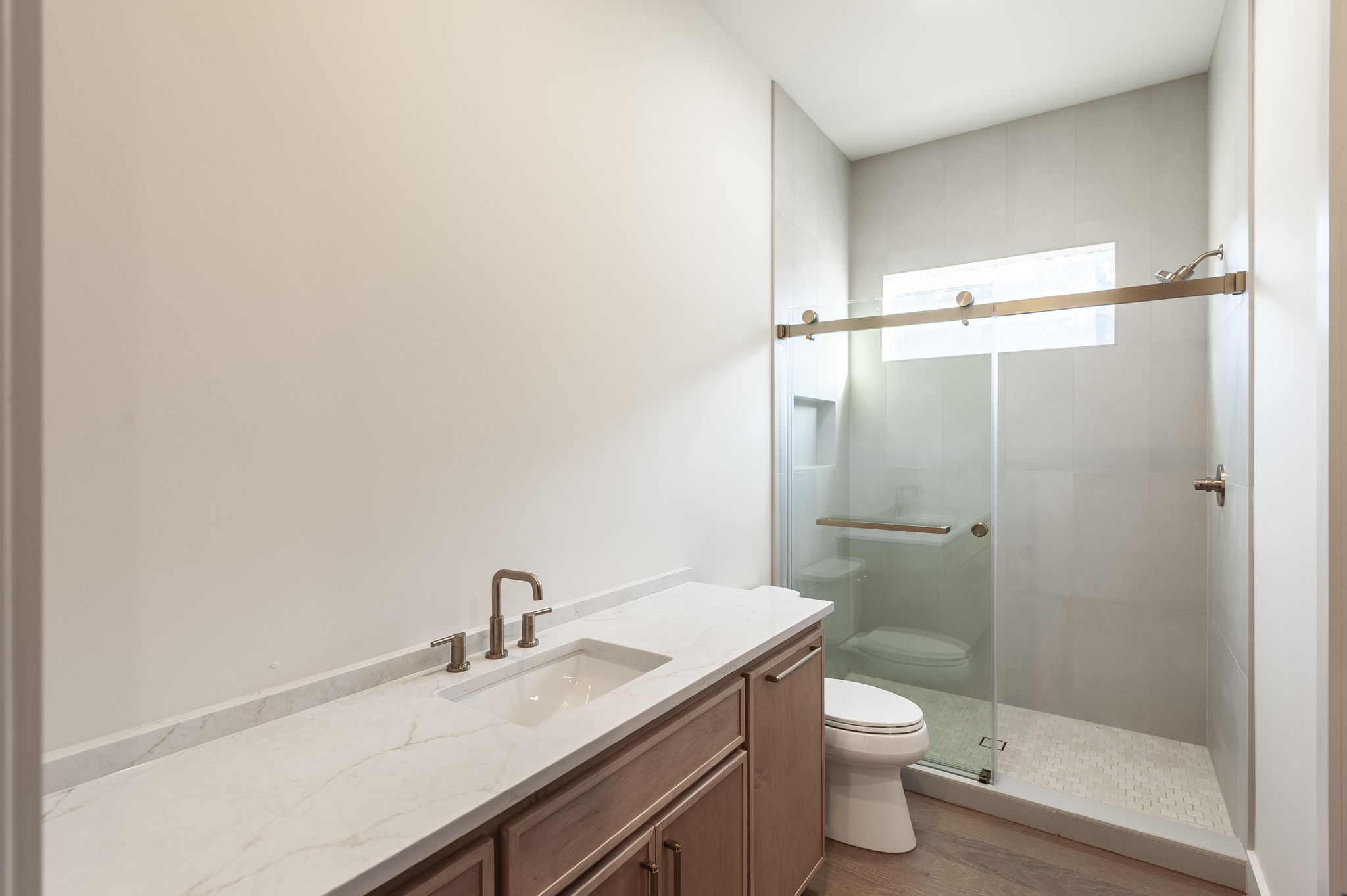 sllide2-bath3